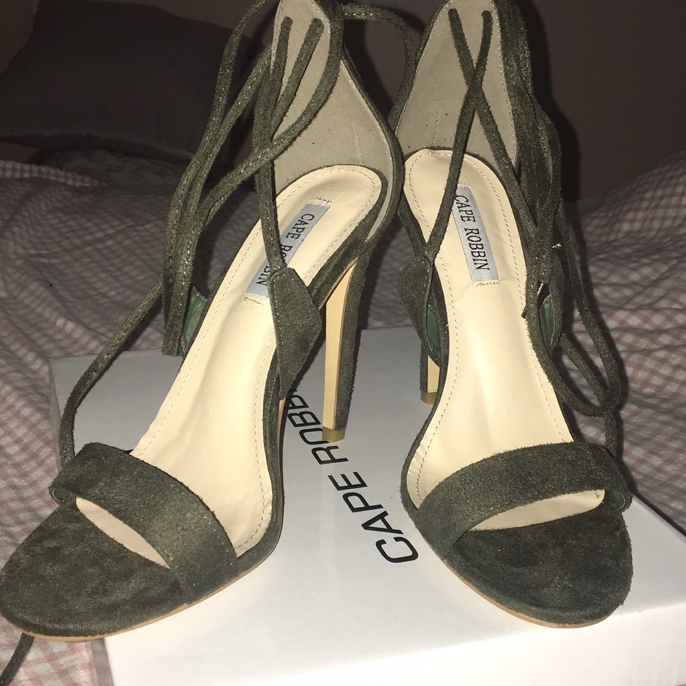 New Cape Robbin Green wrap around heels